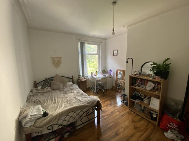 Large Furnished Room in Pro House – Bills Inc Main Photo