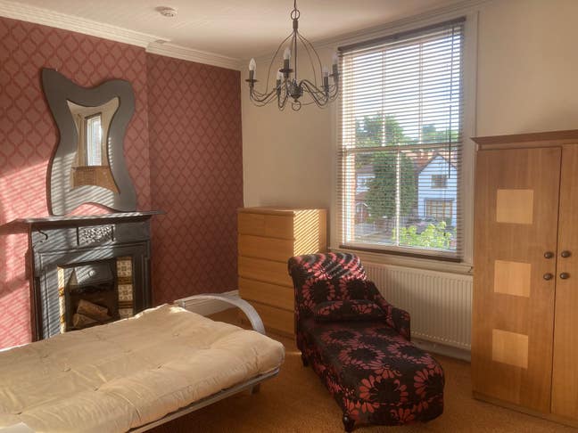 Spacious Self Contained Room/Bathroom  Main Photo