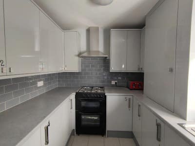 Double Room in Castleford Main Photo