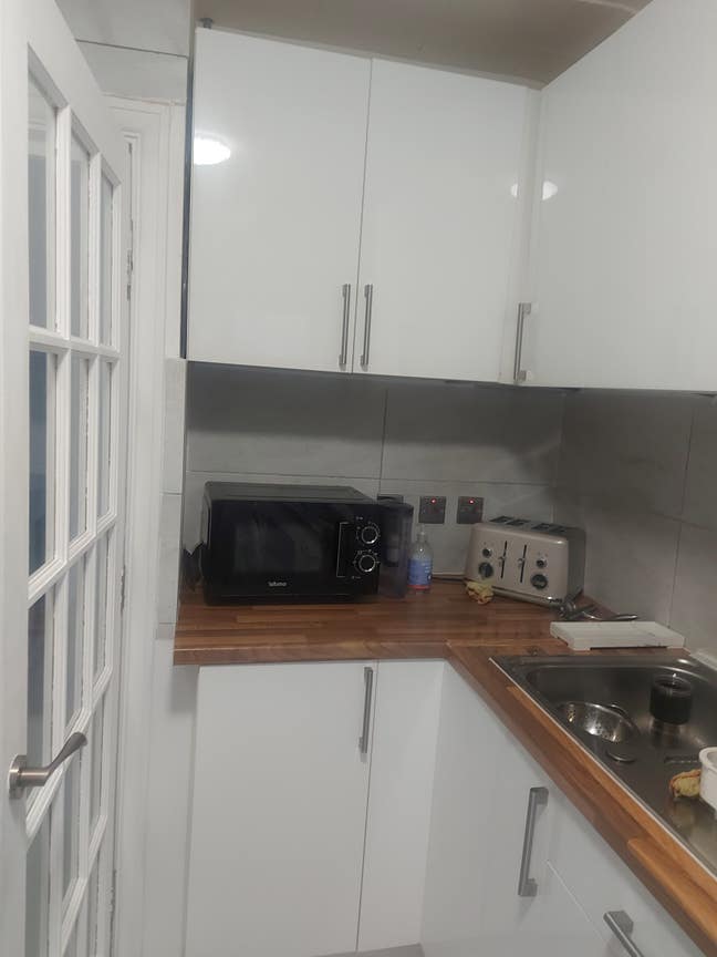 Spacious Loft En-Suite Room Available  Main Photo