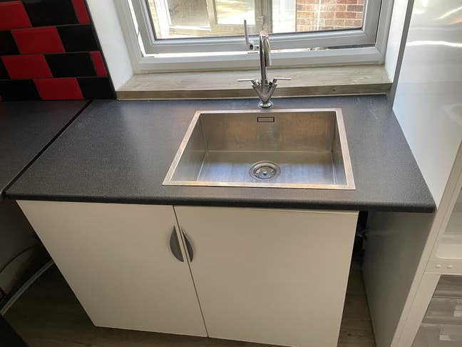 Studio to rent next to galleria  Main Photo