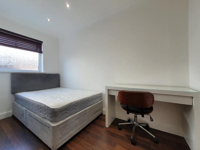 Lovely Double Room In Clean House. No Bills! Main Photo