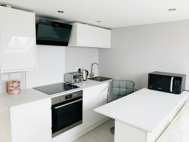 Private Studio Flat in Victorian Townhouse Main Photo