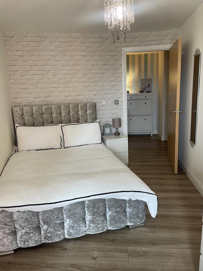 DBL room in Town centre, fully furnished + clean Main Photo