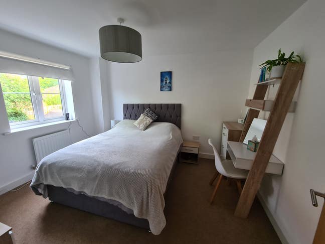 Bright En-Suite Double Room with Garden View Main Photo