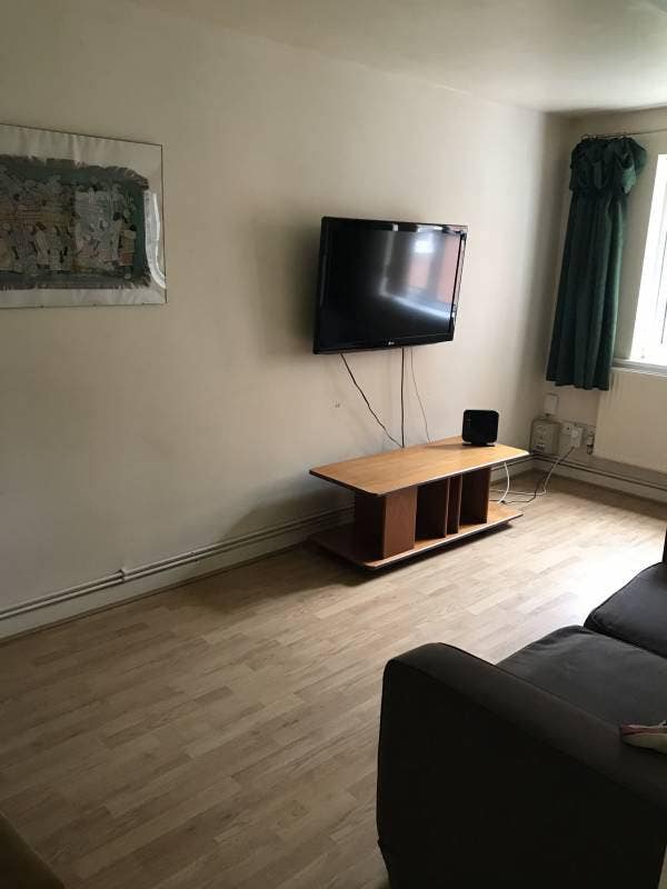 NG7- Beautiful Shared Home- All Bills Inc  Main Photo