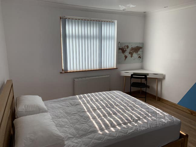 Bright and spacious large double room in Osterley  Main Photo