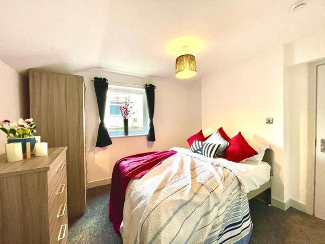 1 Bed Flat All Bills Included!  Main Photo