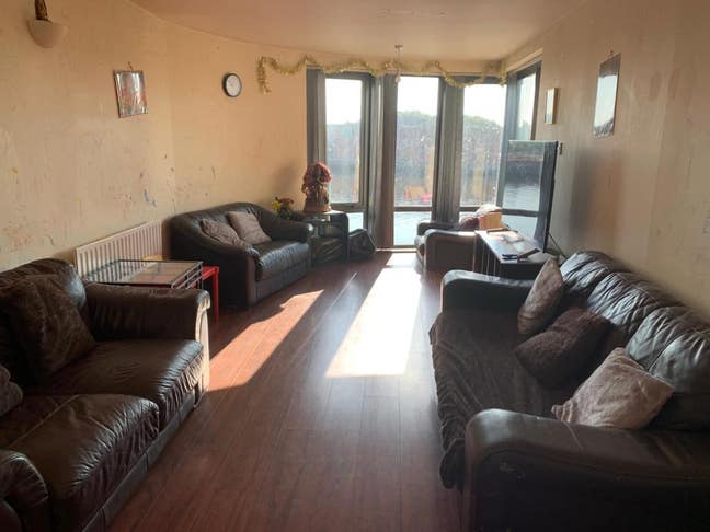 Newly refurb riverview  apartment for rent Main Photo