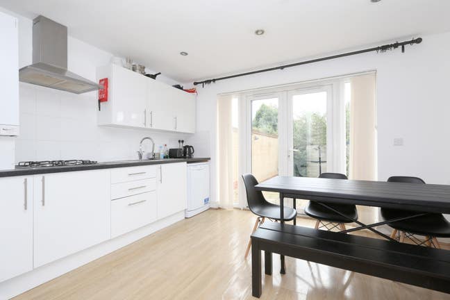 Large Ensuite Rooms in Greenwich - 3 Mins To DLR Main Photo