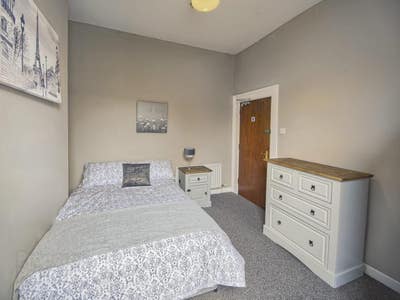 🏘 Double Room to Let in Uni St🏘 Main Photo