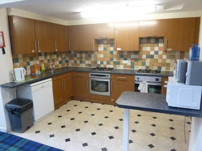 Single Room in Shared House Main Photo