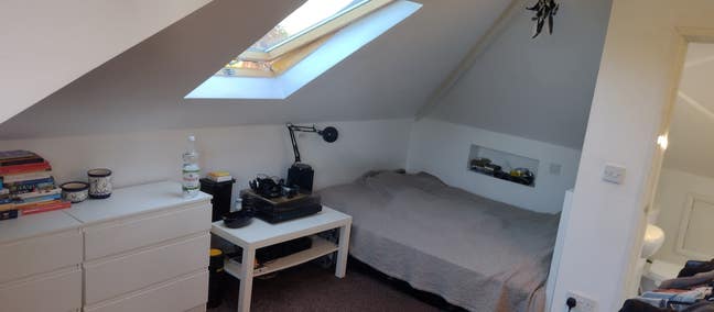 En-Suite Loft Double All Bills Incl. & Cleaner Main Photo