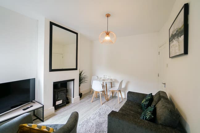 Central Reading - Spacious Double Room Main Photo