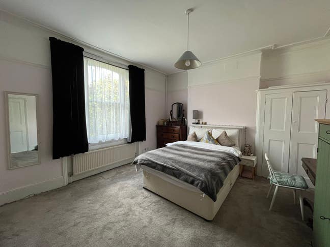 SHORT LET -Gorgeous flat to share  Main Photo