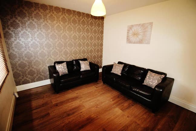 4 Bed House Available from July - Headingley Mount Main Photo