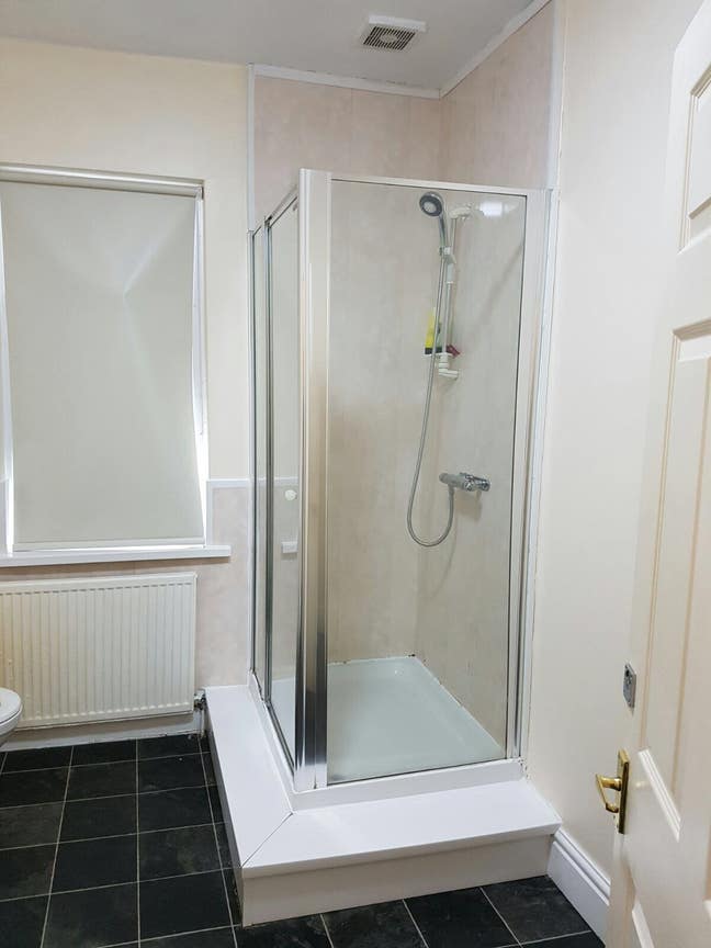 Professional Share Near Town Centre Bills Included Main Photo