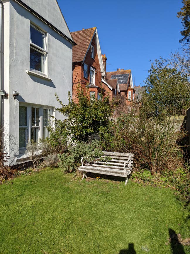 Double room near central Guildford Main Photo