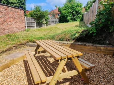  Fantastic House with Great Garden Main Photo