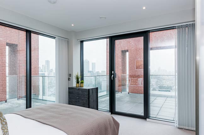 Riverside Penthouse Co-Living (ensuite double) Main Photo