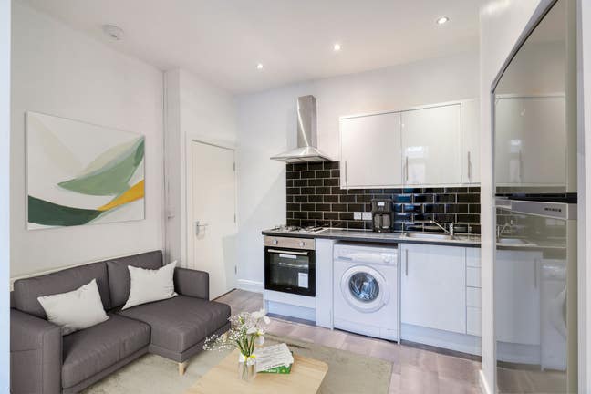  🌟The Best of Shared Living in Salford! MIL43-2/3 Main Photo