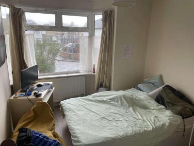 Double bedroom Cowley professional & graduate  Main Photo