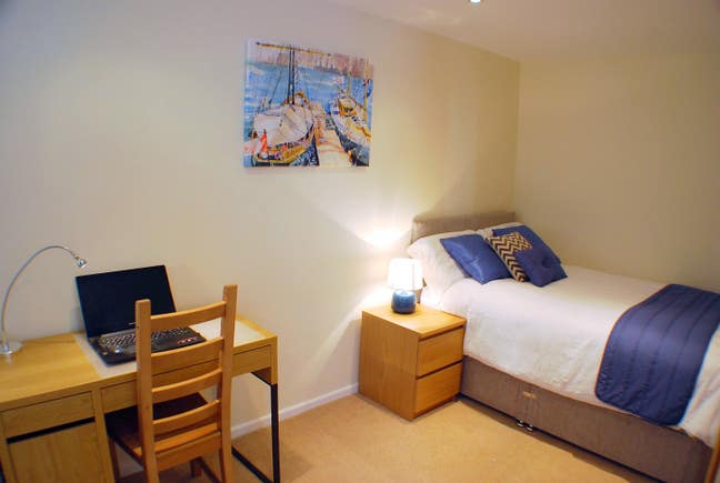 LG Dbl Room nr City Centre / Station Main Photo