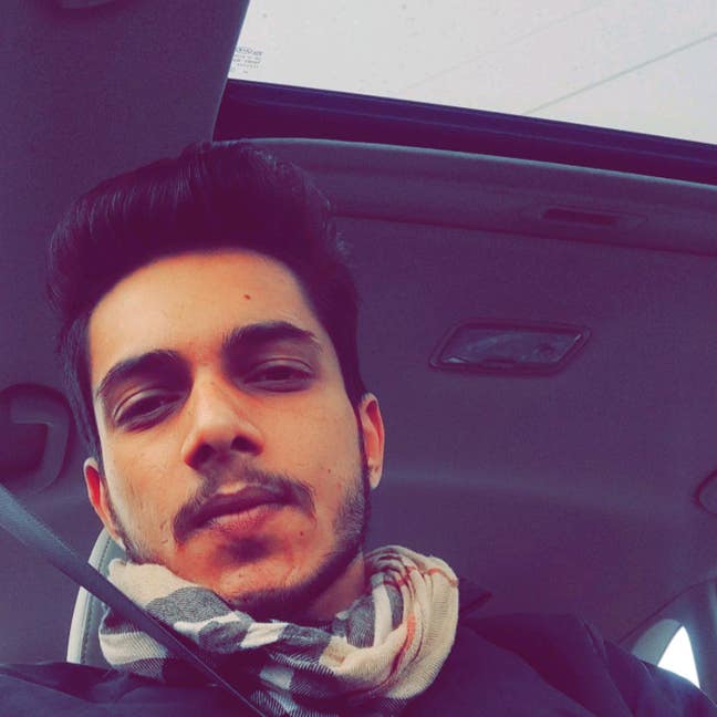 I am a professional male aged 29. I am lookin... Main Photo