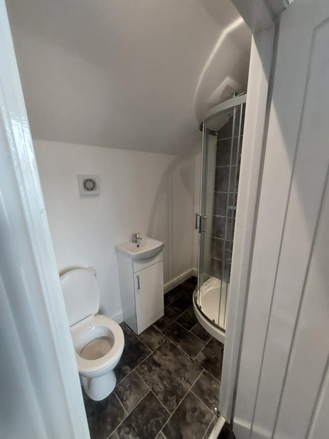 **Furnished Rooms - En Suites ** Main Photo