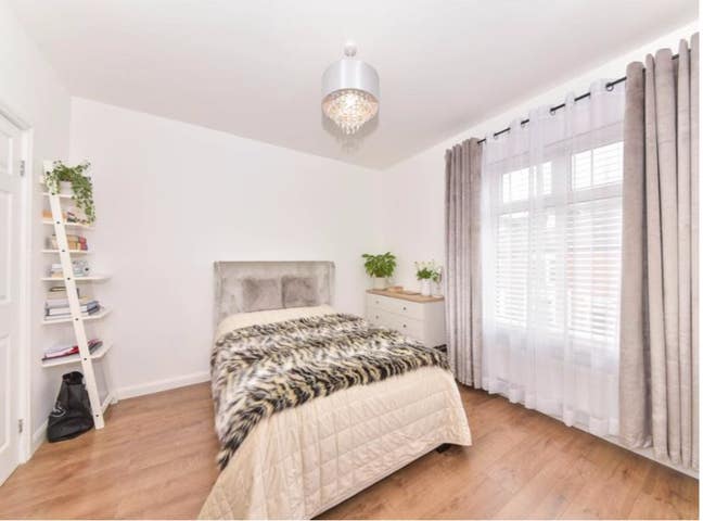 Double room to let Main Photo
