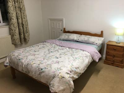 Fully furnished double bedroom with bills included Main Photo