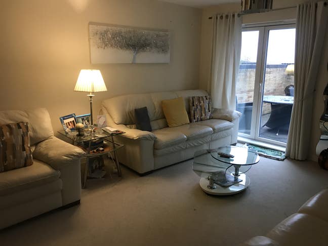 Double room on suite /  Large storage  Private roo Main Photo