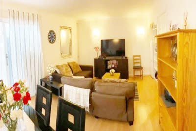 Spacious Four Bedroom House - Garden & Parking  Main Photo