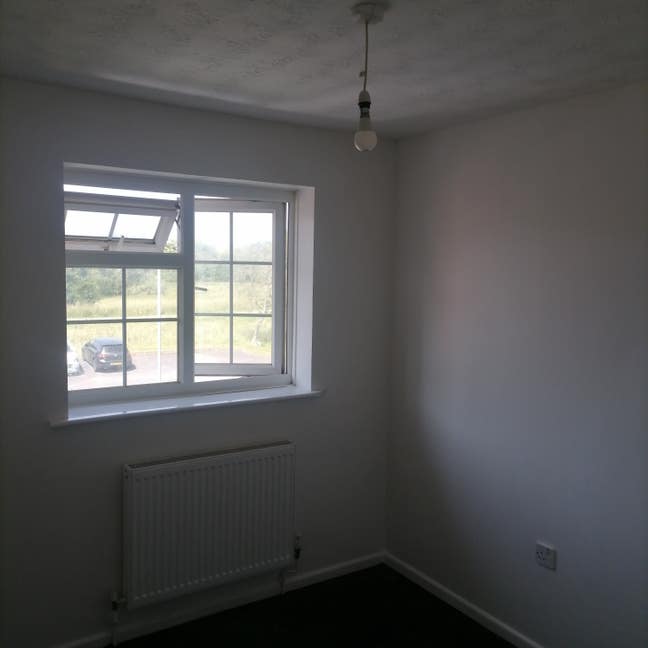 Single Room Main Photo