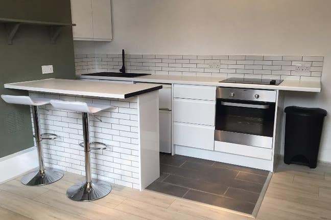 Super 1 Bed apartment with little private garden.  Main Photo