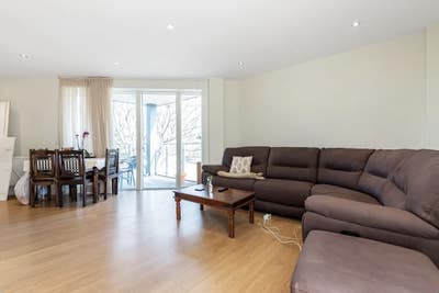 Spacious double bedroom for rent Main Photo