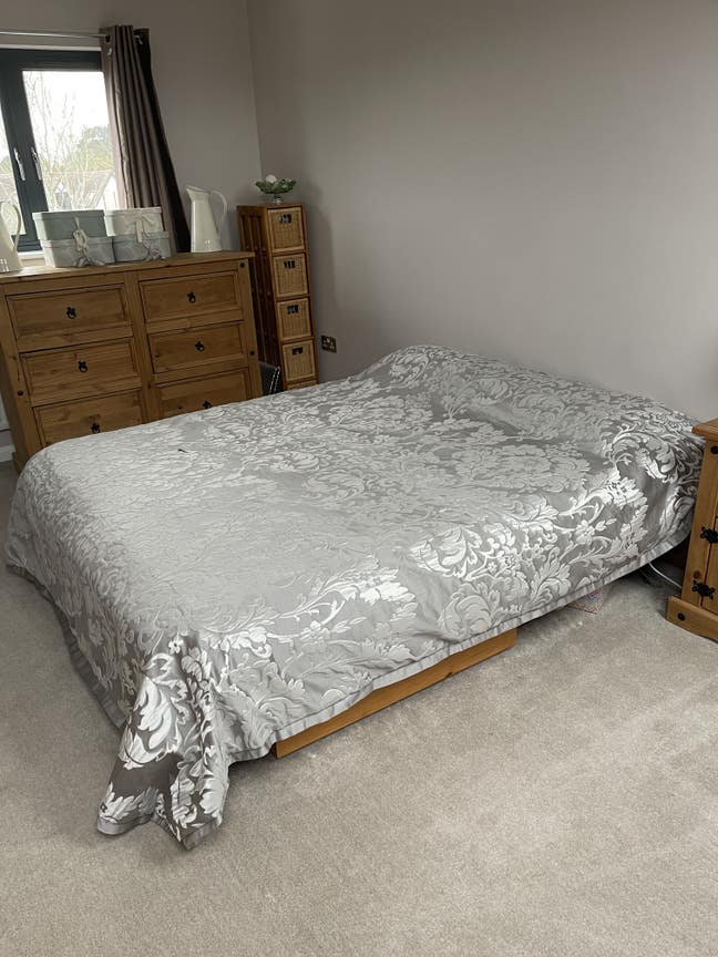 Large double room with en suite on your own floor Main Photo