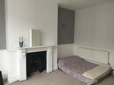 Large bedroom - you will be home alone Main Photo