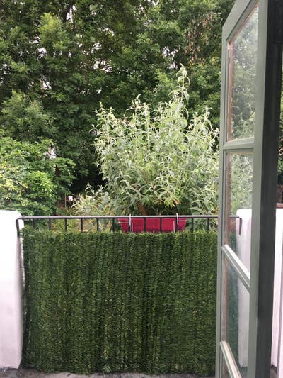 Large bedroom - you will be home alone Main Photo