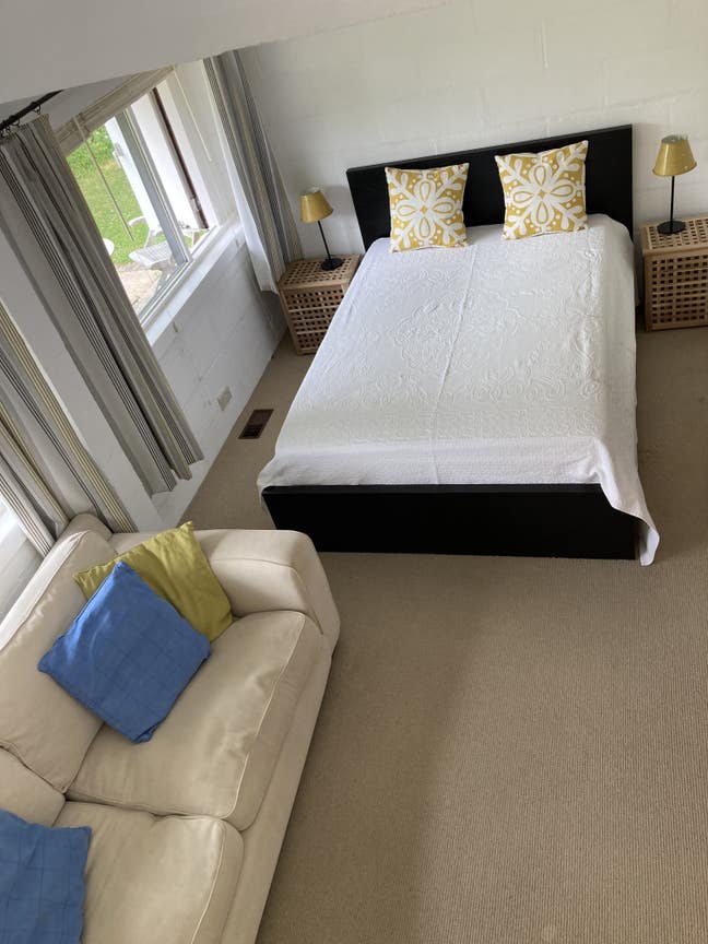 Double room in home with beautiful garden Main Photo