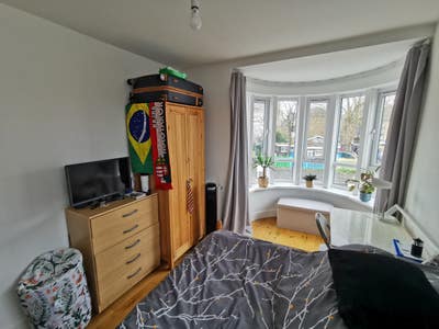 Double Bedroom - Central Brixton Main Photo