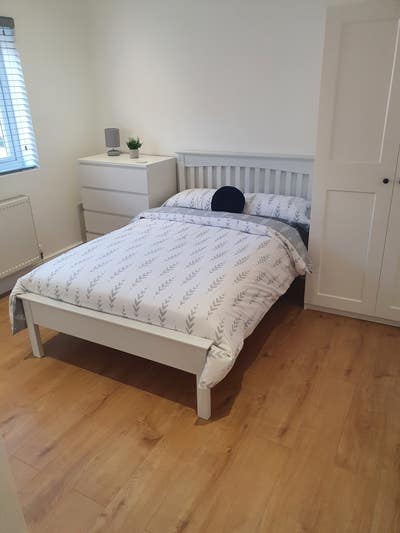 New Ensuite Room .All Bills Included Main Photo