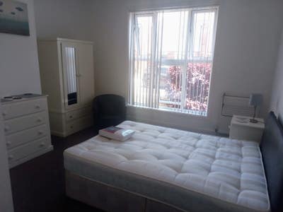 Ensuite-Quiet House-Experienced Landlady-Low Dep. Main Photo