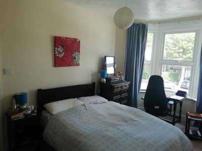 Sunny large room close to Gloucester Road Main Photo