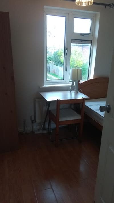 Single Room in Clean & Furnished House Main Photo