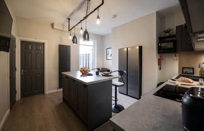 Beautiful Room - Town centre.  Main Photo