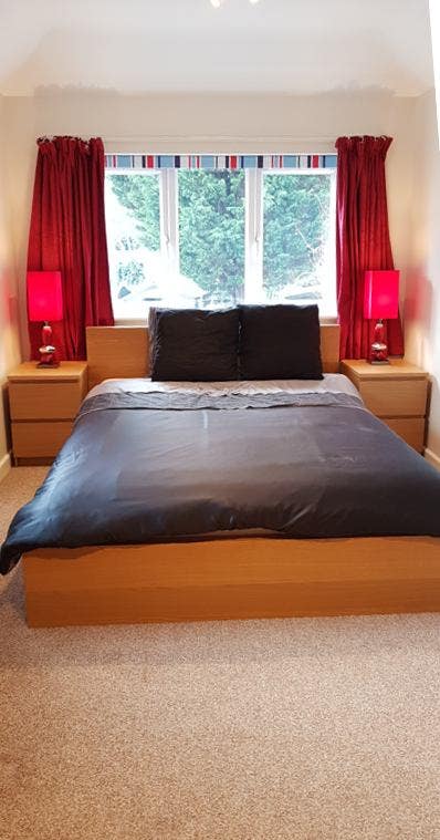 Friendly Clean House. Garden view room. North Camb Main Photo