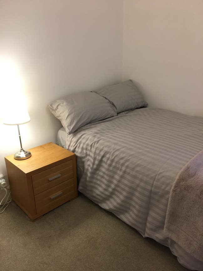 Double room to let in comfortable  home Main Photo