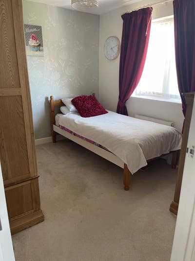 Double room in peaceful area Main Photo