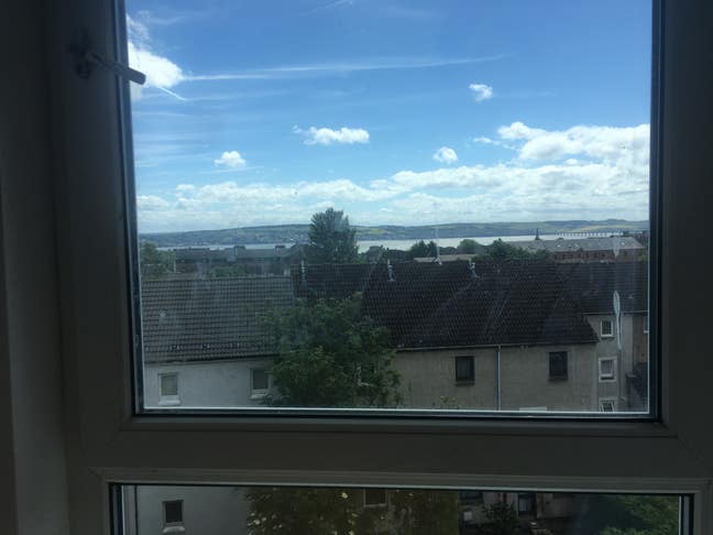 A tidy flat overlooking river Tay Main Photo